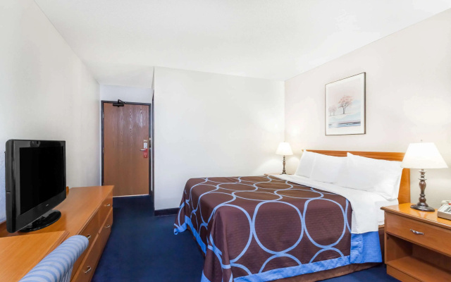 photo 3 of Super 8 by Wyndham Montgomery Maybrook