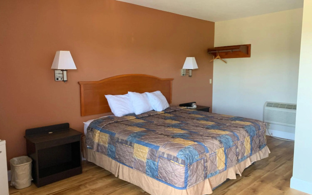 photo 4 of Rodeway Inn