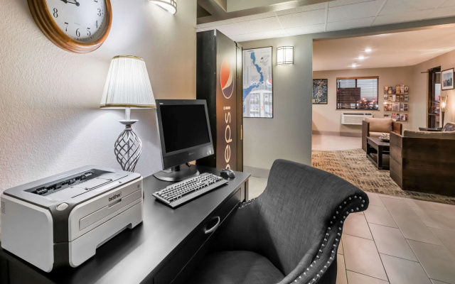 photo 2 of Super 8 by Wyndham Spirit Lake/Okoboji