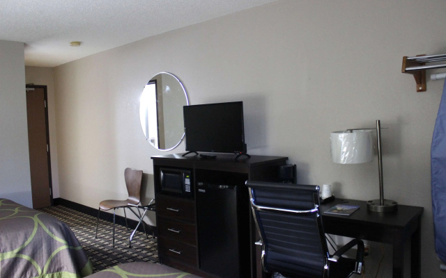 photo 3 of Super 8 by Wyndham Wyoming/Grand Rapids Area