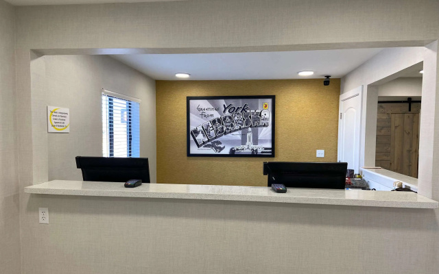 photo 2 of Super 8 by Wyndham York NE