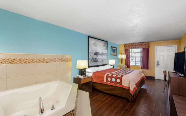 photo 3 of Super 8 by Wyndham Bradenton Sarasota Area