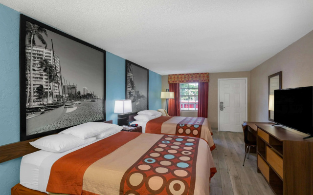photo 4 of Super 8 by Wyndham Bradenton Sarasota Area