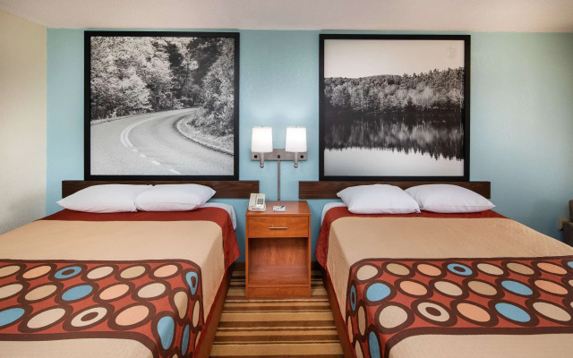 photo 4 of Super 8 by Wyndham Burlington NC