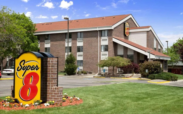 photo 2 of Super 8 Motel - Denver North
