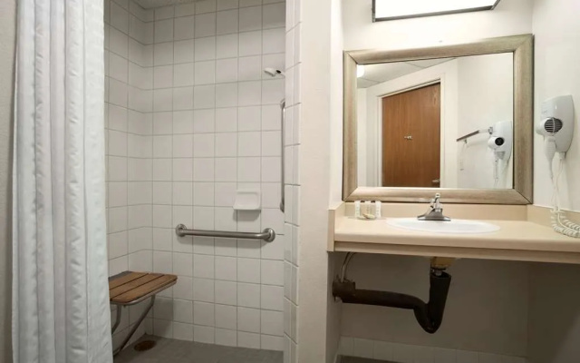 photo 3 of Super 8 Motel - Denver North
