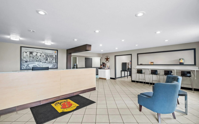 photo 2 of Super 8 by Wyndham Farmington