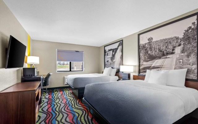 photo 4 of Super 8 by Wyndham Farmington