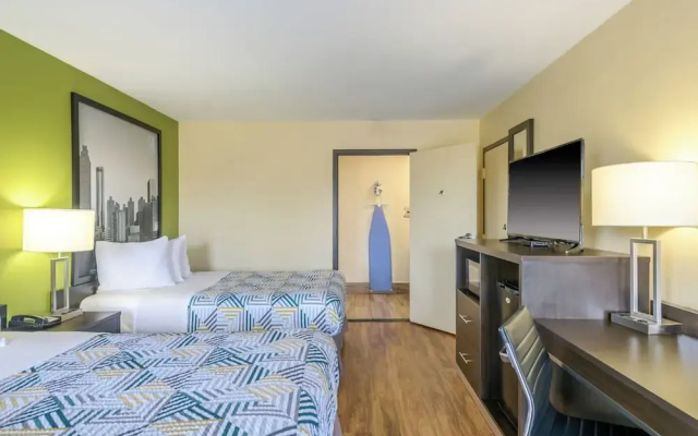 photo 5 of Super 8 Motel - Forsyth