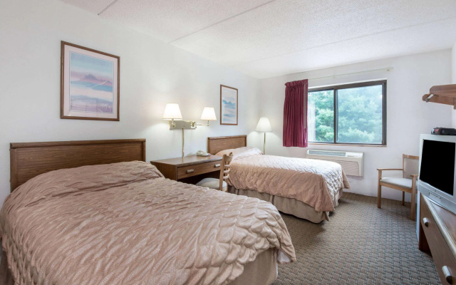 photo 4 of Super 8 by Wyndham Groton
