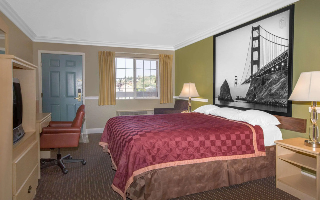 photo 5 of Super 8 By Wyndham Hayward Downtown
