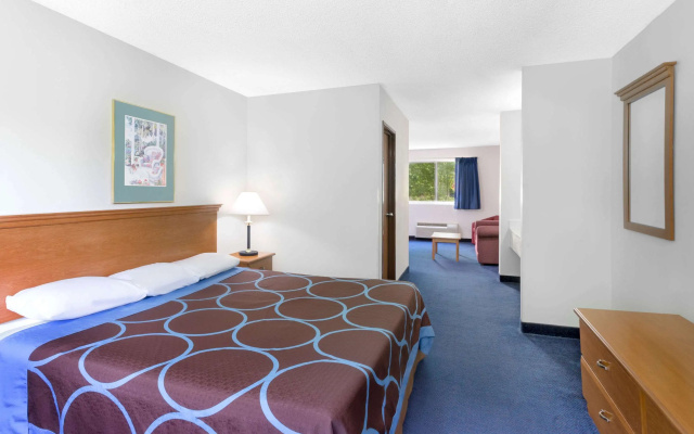 photo 2 of Super 8 by Wyndham Kingston