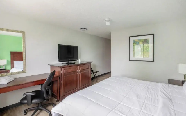 photo 5 of Super 8 Motel - Lansing