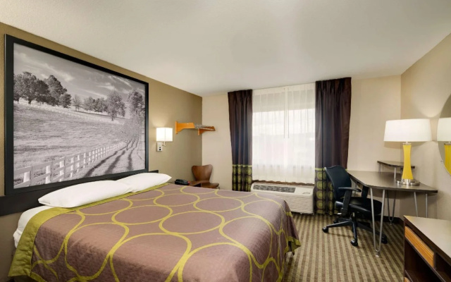 photo 2 of Super 8 By Wyndham Lexington Winchester Rd