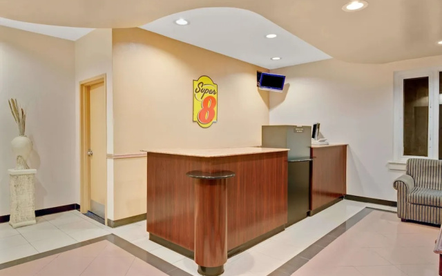 photo 2 of Super 8 Motel - Milford/New Haven