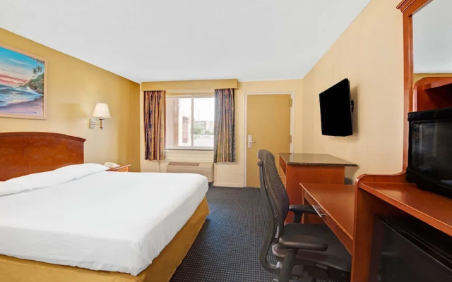 photo 4 of Super 8 Motel - Milford/New Haven