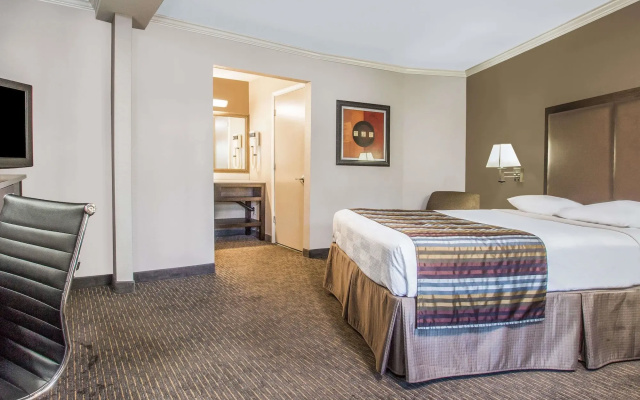 photo 5 of Signature Inn Mountain View