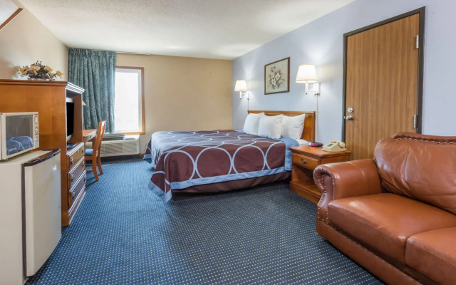 photo 4 of Super 8 by Wyndham O'Fallon MO/St. Louis Area