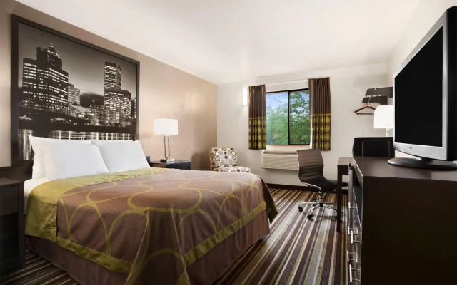 photo 2 of Super 8 by Wyndham Portland Airport