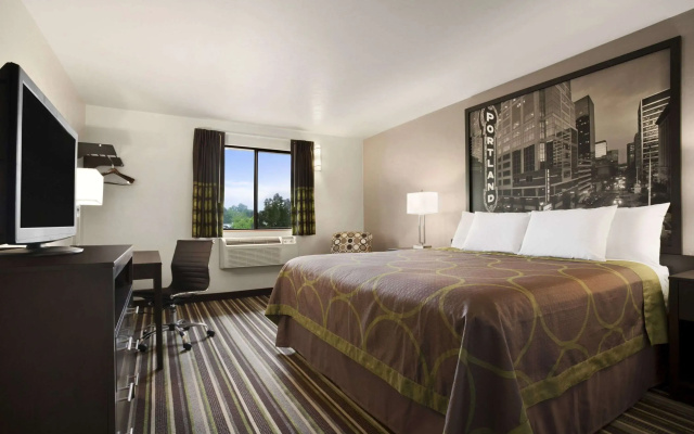photo 5 of Super 8 by Wyndham Portland Airport