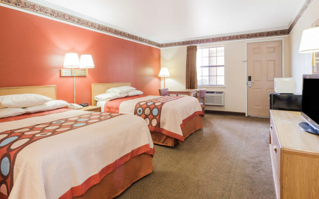photo 4 of Super 8 by Wyndham Mount Vernon