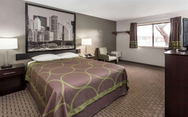 photo 4 of Super 8 by Wyndham Mundelein/Libertyville Area