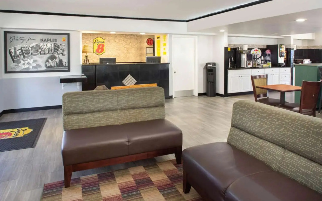 photo 2 of Super 8 By Wyndham Naples