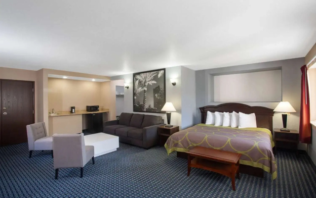 photo 5 of Super 8 By Wyndham Naples