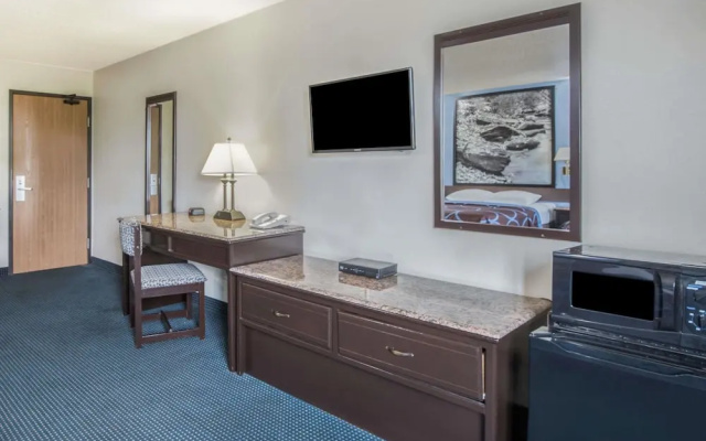 photo 4 of Super 8 New Castle