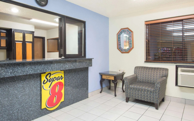 photo 2 of Super 8 by Wyndham New Castle
