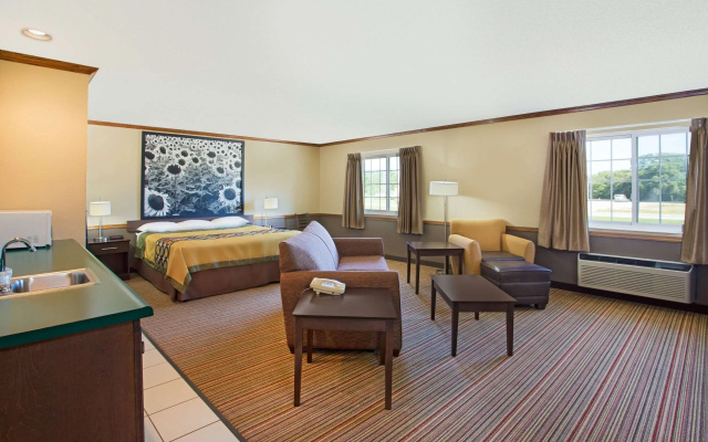 photo 4 of Super 8 by Wyndham New Hampton