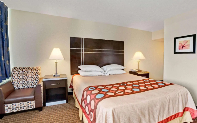 photo 3 of Super 8 by Wyndham Newark DE