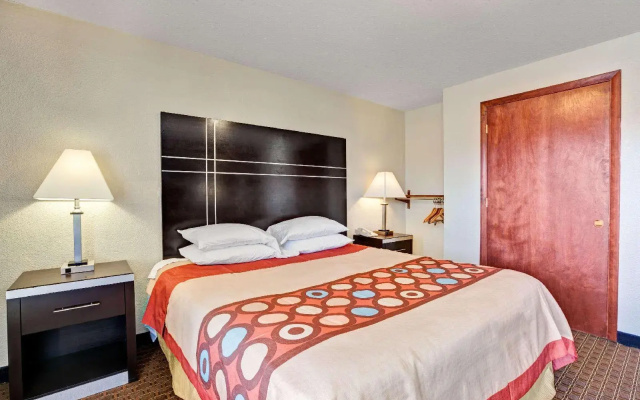 photo 4 of Super 8 by Wyndham Newark DE