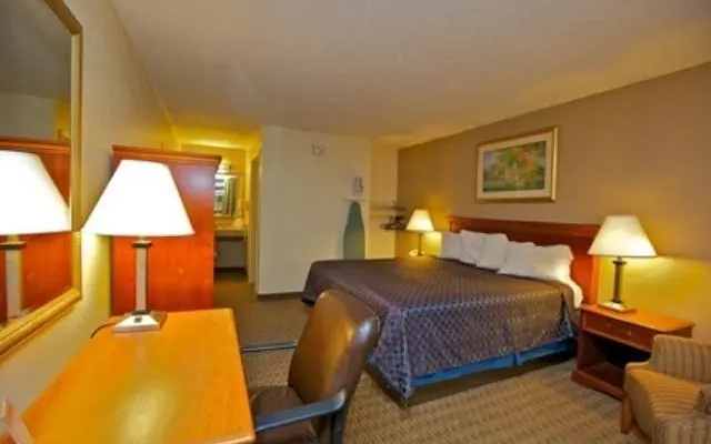 photo 3 of Super 8 Newport