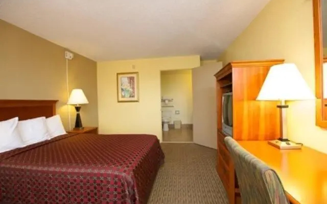 photo 4 of Super 8 Newport