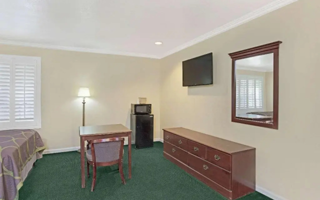 photo 4 of Super 8 By Wyndham North Hollywood
