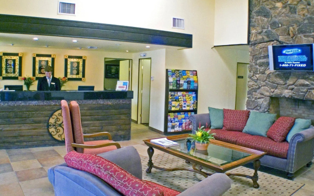 photo 2 of Super 8 by Wyndham Oceanside Marty's Valley Inn