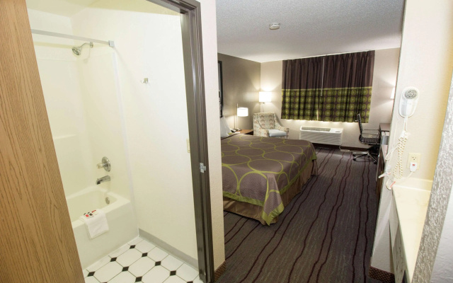 photo 4 of Super 8 by Wyndham Chicago O'Hare Airport