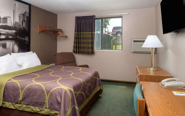 photo 2 of Super 8 by Wyndham Omaha NE