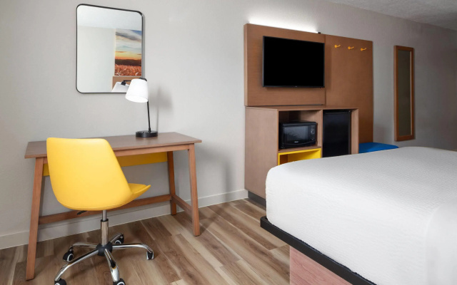 photo 4 of Days Inn by Wyndham Omaha NE