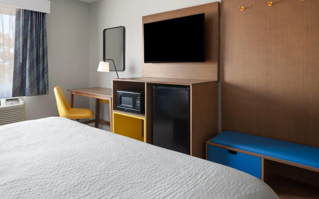 photo 5 of Days Inn by Wyndham Omaha NE