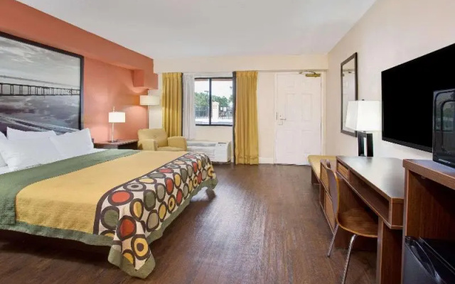 photo 3 of Super 8 Orlando Near Universal