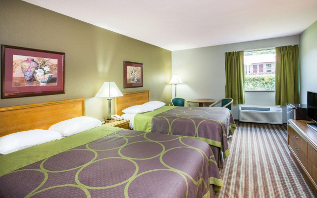 photo 4 of Super 8 by Wyndham Oxford (Mississippi)