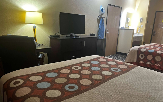 photo 3 of Super 8 by Wyndham Pasadena