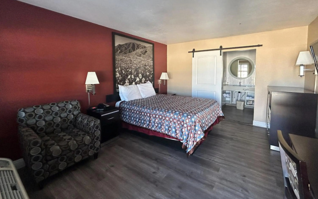 photo 3 of Motel 6 Pasadena, CA – Old Town Pasadena Area