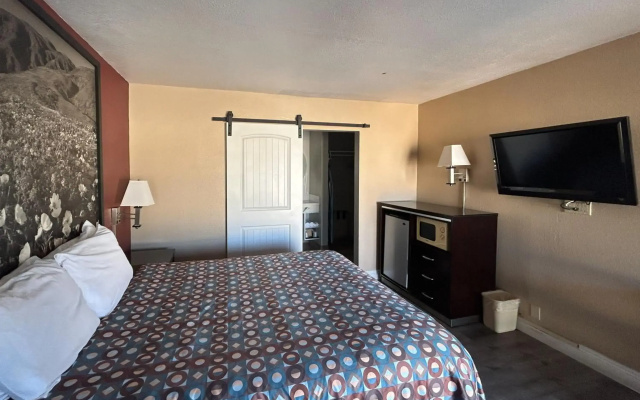 photo 5 of Motel 6 Pasadena, CA – Old Town Pasadena Area