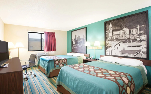 photo 5 of Super 8 by Wyndham Pittsburgh PA Airport/University Area