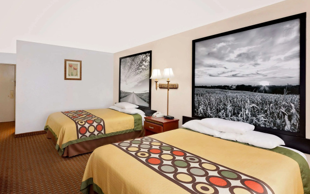 photo 4 of Super 8 by Wyndham Plainview