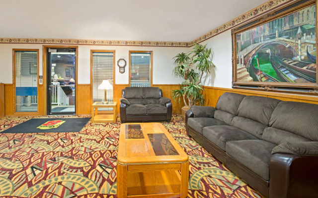 photo 2 of Super 8 by Wyndham Plano/Dallas Area