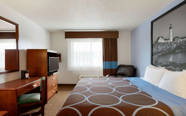 photo 4 of Super 8 by Wyndham Portland ME